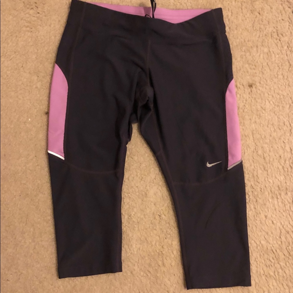 Nike Women’s Dri-FIT Crops - Size M